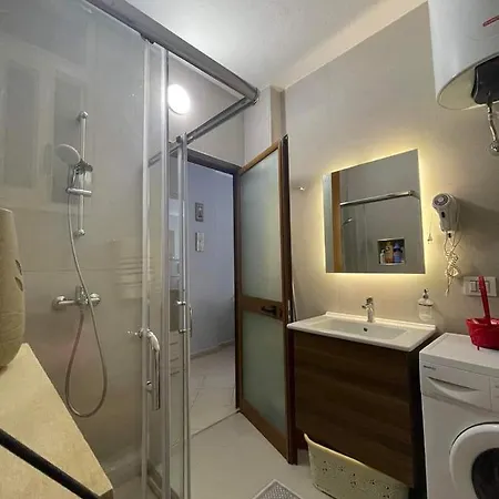 Zeko Apartment Golem (Tirana)